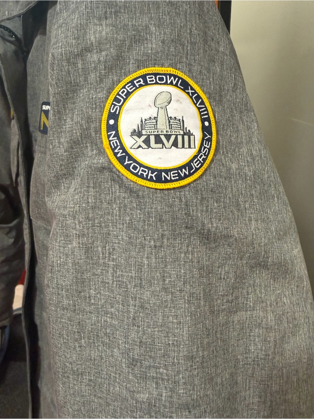 NFL Super Bowl XLVIII NY NJ Parka Jacket Gray Hooded Coat Large Official License - Picture 6 of 11